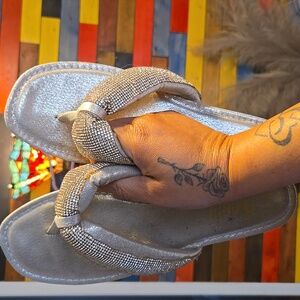 Thong Glitter Sandals✨️  ⭐️✨️PRE LOVED ✨️  SIZE 11